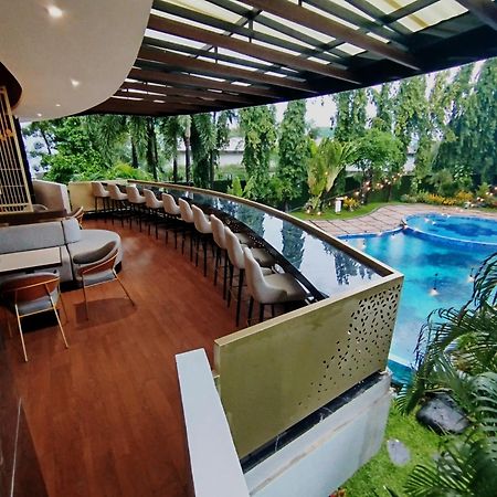 The Sun Hotel Sidoarjo Exteriér fotografie