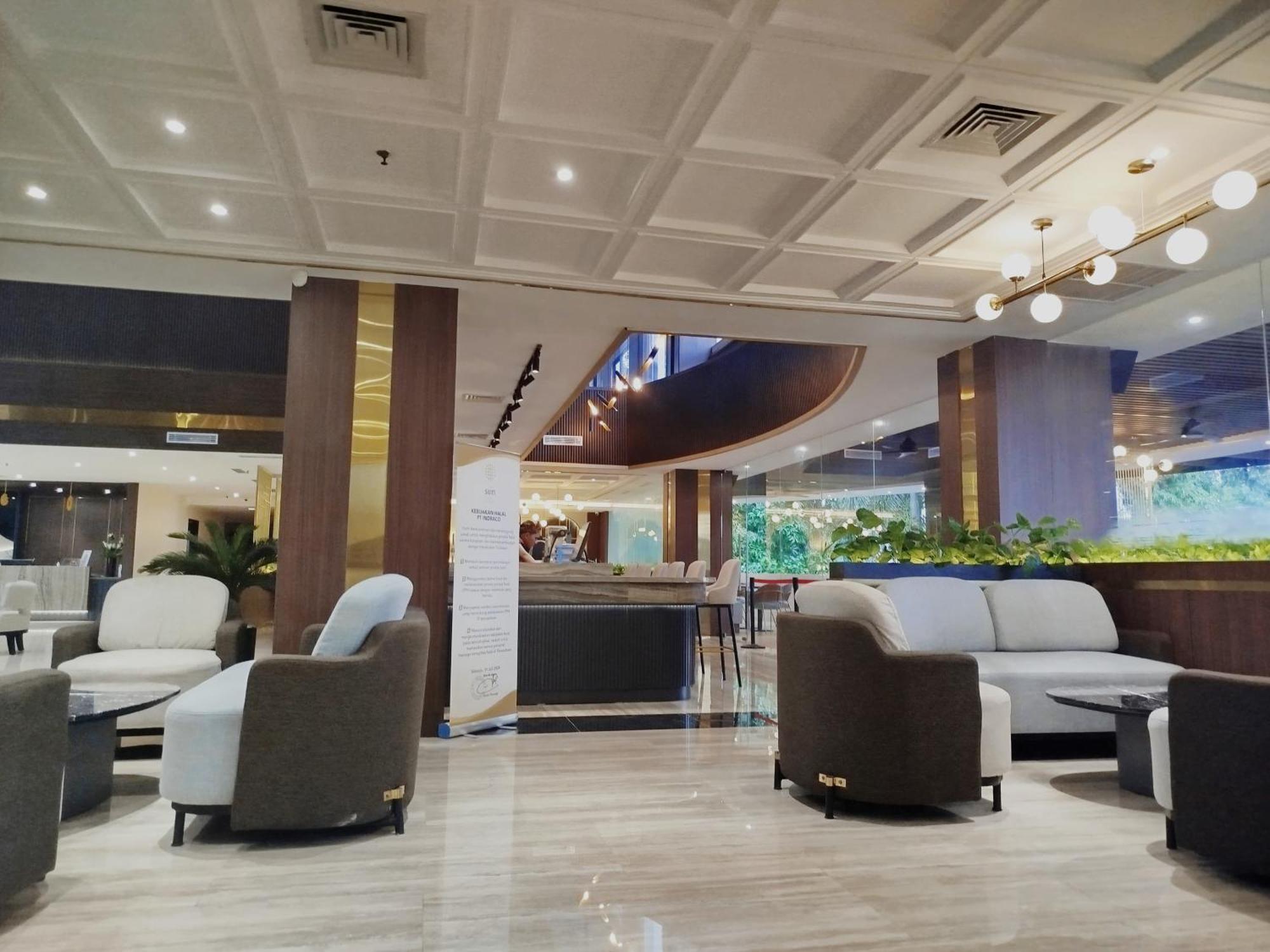 The Sun Hotel Sidoarjo Exteriér fotografie