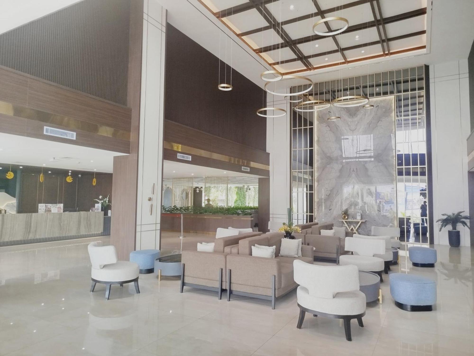 The Sun Hotel Sidoarjo Exteriér fotografie