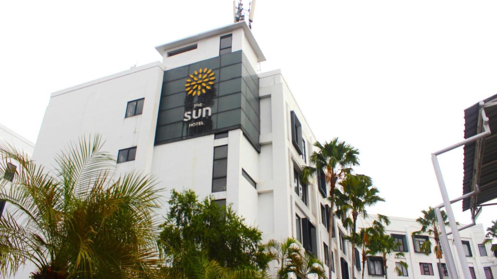 The Sun Hotel Sidoarjo Exteriér fotografie