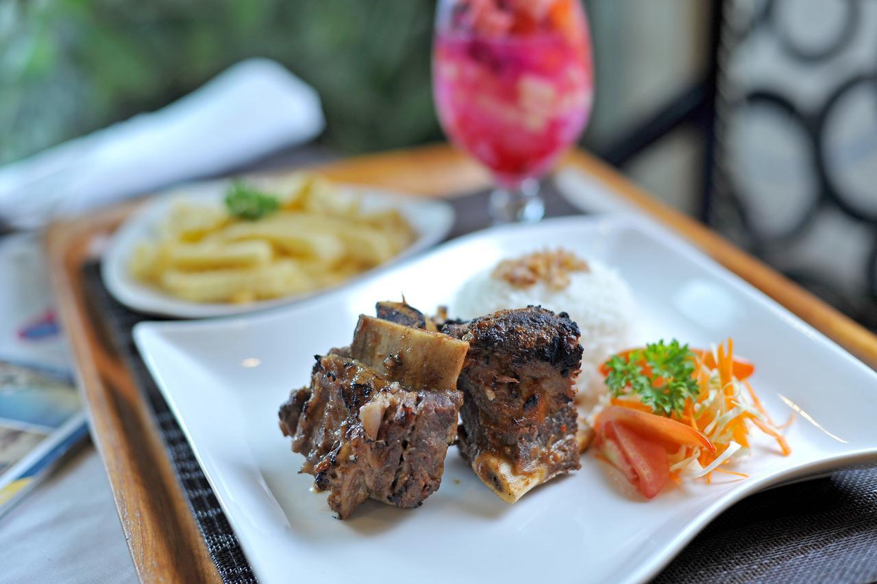 The Sun Hotel Sidoarjo Exteriér fotografie