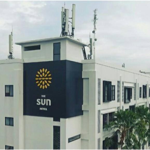 The Sun Hotel Sidoarjo Exteriér fotografie