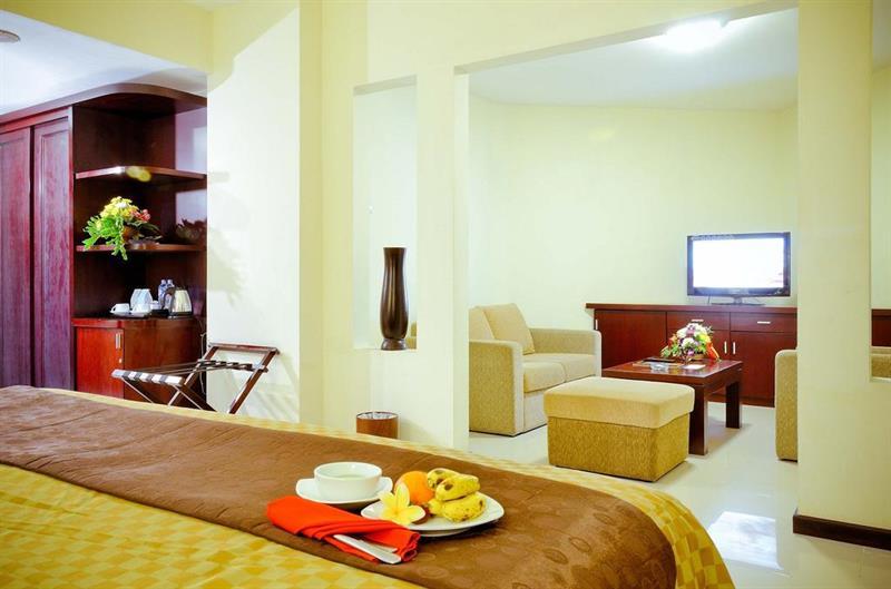 The Sun Hotel Sidoarjo Exteriér fotografie