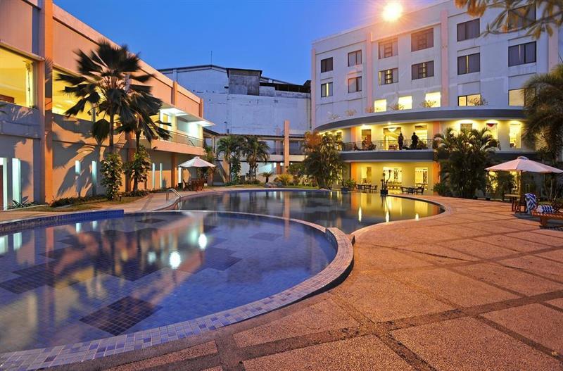 The Sun Hotel Sidoarjo Exteriér fotografie