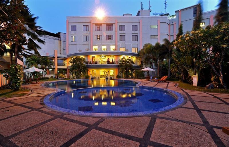 The Sun Hotel Sidoarjo Exteriér fotografie