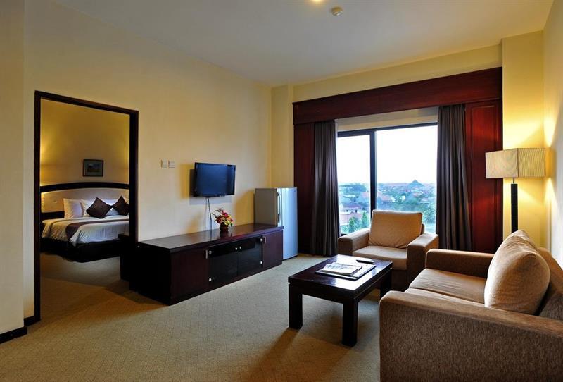 The Sun Hotel Sidoarjo Exteriér fotografie